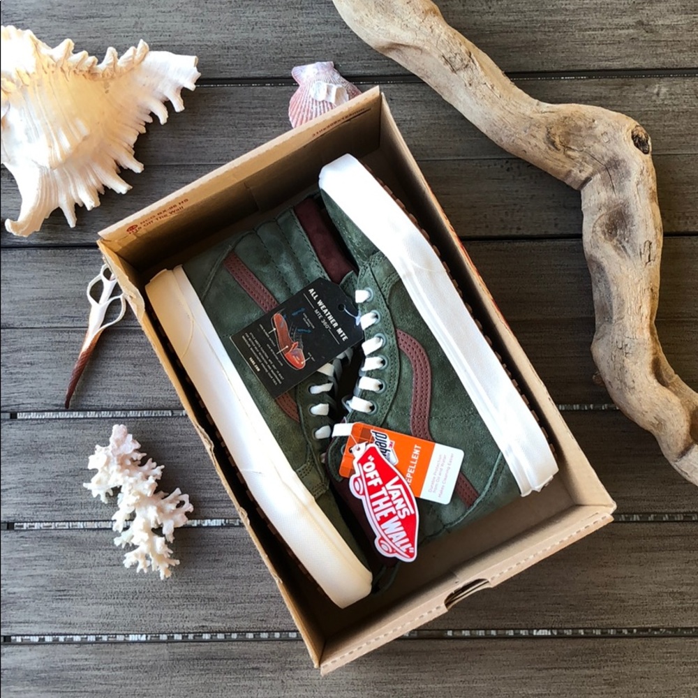 🌴🌼VANS- MOUNTAIN ALL WEATHER PROOF HIGH TOPS🌼🌴 - Picture 14 of 14